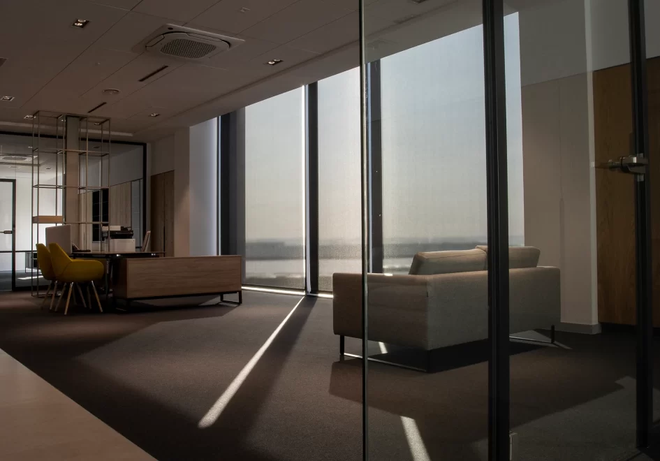 2021-02-REFLEKSOLS_120-Rosa_office_building-Poland_Tychy-02.jpg